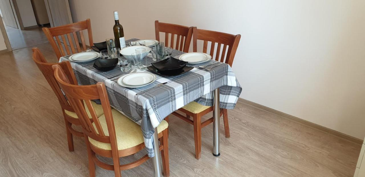 فارنا Family Holiday Apartments Breez 1 المظهر الخارجي الصورة